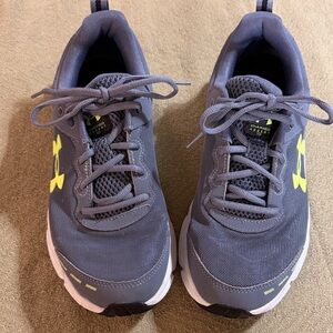 Under Armour Men’s Sneakers Size 11